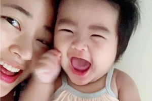 ‘유지태♥’ 김효진, 생후 144일 둘째 공개 “사르르 녹아”[EN스타]