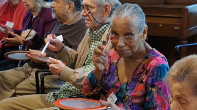 미국 워싱턴DC 노인치매센터인 아이오나 시니어 서비스에서 생활하는 노인들. 아이오나 시니어 서비스 홈페이지 