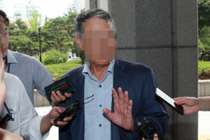 [포토] 검찰로 향하는 웅동학원 이사