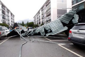 [포토] ‘아파트 지붕을 주차시킨’ 태풍 링링의 위력