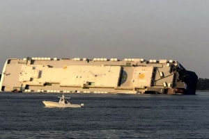 현대글로비스 선박 두드리자 내부서 반응…정부, 신속대응팀 파견