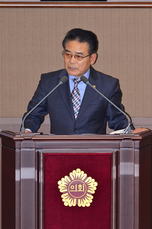 박원순 서울시장에게 소형주차장 필요성을 지적하는 박상구 시의원 (제284회 정례회 본회의 시정질문, 2018.11.19.)