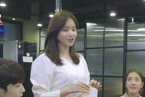 ‘이슈메이커스’ 한보름 VS 강대현, 회식전쟁 “소맥리에는 내 거야”