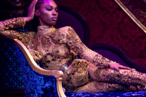 [포토] ‘뇌쇄적 무늬’ 흐르는 보디라인