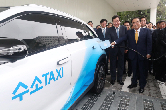 국회 수소충전소 준공… 수소 택시 10대 운행 시작 국회 수소충전소 준공… 수소 택시 10대 운행 시작