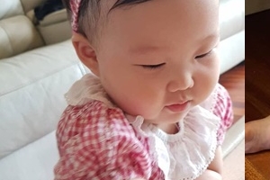 도경완, 붕어빵 딸 폭풍성장 근황 공개 “다소 짧은 아낙네” [EN스타]