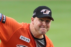 가족 앞에서 11승, 서폴드 재계약 보인다