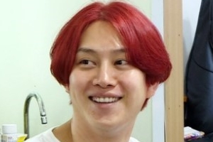 ‘미우새’ 김희철의 남다른 뷰티 관리법은? “14년째 중독”