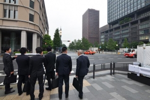 ‘인력난’ 日기업, 신입사원에 지갑 열고 부장님엔 닫는다