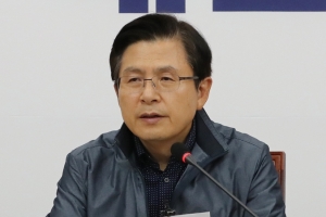 황교안 “문 대통령, 조국 수사 방해하면 법적 책임도 질 것” 경고