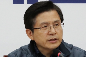 황교안, ‘조국 파면’ 촉구하며 삭발식…오후 5시 청와대 앞