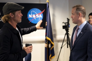 [포토] NASA 방문한 할리우드 배우 ‘브래드 피트’