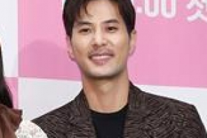 ‘동백꽃’ 공효진 “강하늘은 미담제조기, 김지석은 첫사랑 같은 느낌”