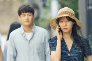 ‘동백꽃 필 무렵’ 강하늘♥공효진, 첫 만남 스틸 “첫눈에 반해”