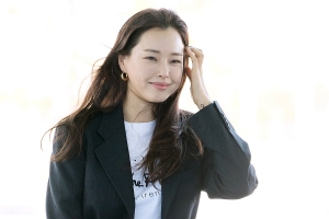 이하늬, 머리부터 발끝까지 명품 공항패션 “여배우의 품격”