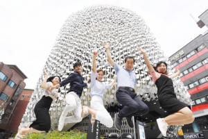 “차 없는 신촌에 상인이 웃고… 문화창조밸리에 젊음이 뛴다”