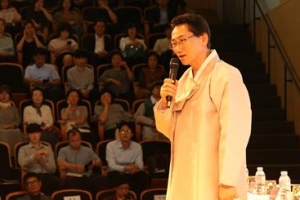 관광지용 ‘국적 불명 한복’ NO… 종로서 진짜 한복과 만나요