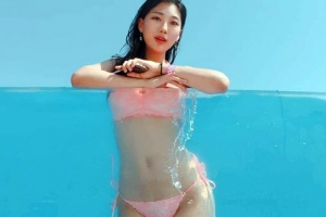 [포토] ‘미스맥심’ 고아라, 아찔한 핑크 비키니 자태