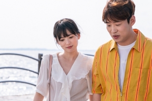 “화끈하게 놀자” 멜로가 체질 천우희♥안재홍, 바닷가 포착