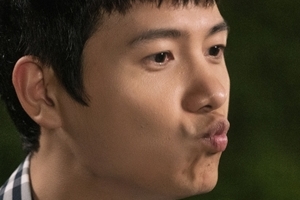 ‘황금정원’ 한지혜-이상우, 오밤중 꽁냥꽁냥 데이트 “입술 쭉”