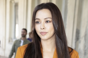 ‘윤계상♥’ 이하늬, 밀라노 휩쓴 독보적 아우라 “국제적 미모”