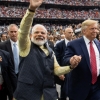 인도계 미국인 5만명 집회서…모디 손잡은 트럼프