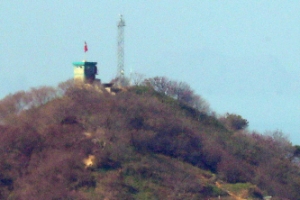 北인공기 나부낀 함박도…해안포는 안 보여, 軍 “레이더, 군사적 효용없는 中어선 단속용”