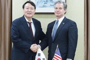 레이 美 FBI국장 방한… 윤석열 검찰총장·민갑룡 경찰청장 예방
