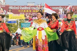 100만명 홀리는 세계의 멋…요리조리 뽐내는 셰프의 맛