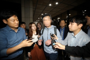 ‘웅동학원 의혹’ 조국 동생-전처 檢 조사 후 귀가…‘의혹 부인’ 취지