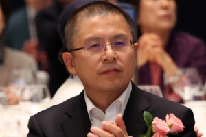 황교안 “‘조국, 검사와 통화’ 수사 압력 가한 것”