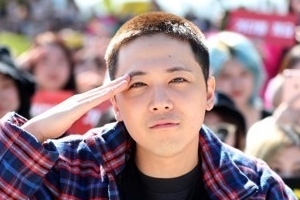 이홍기 입대, 삭발도 훈훈 “내 목소리 지킬게”