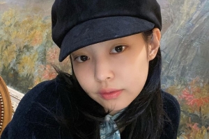 “굿모닝 파리” 제니, 아침 민낯 공개 ‘아기美 폭발’[EN스타]