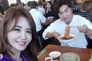 강예빈, 장동민과 함께 있는 모습 포착 ‘맛집 방문 인증’ [EN스타]