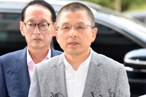 [서울포토] ‘패스트트랙 충돌’ 검찰 자진출석한 황교안 대표