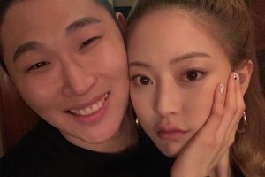 스윙스♥임보라, 변함없는 사랑 ‘초밀착 스킨십’ [EN스타]