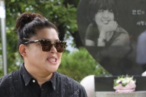 [포토] 故 최진실 11주기 찾은 ‘절친’ 이영자