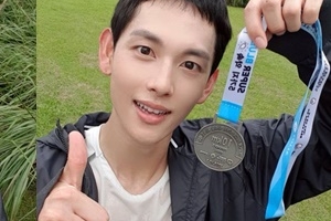 임시완, 10km 마라톤 완주 후에도 훈훈 미소 ‘엄지 척’ [EN스타]