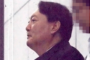 “심야조사 금지” “감찰권 회수”… 윤석열·조국 ‘檢개혁 주도권’ 신경전