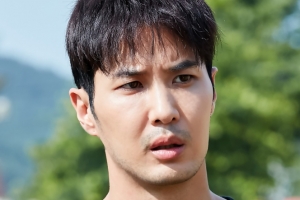 ‘동백꽃 필 무렵’ 김지석의 “미치고 팔짝 뛸” 부성애 연기