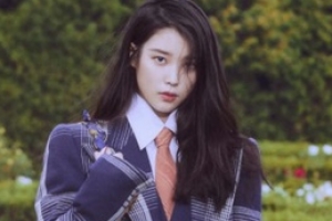 아이유 구찌 화보 공개, 가을 분위기 물씬 ‘강렬 눈빛’ [SSEN컷]