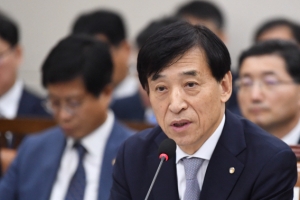 한은, 최저임금 보고서 수정 논란…이주열 “조작 있을 수 없어”