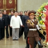 김정은, 당창건일에 금수산태양궁전 참배...당 정치국원들 동행