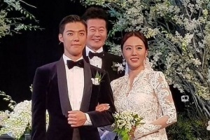 태진아, 강남♥이상화 결혼식 사진 공개 “아버지니까 주례”[EN스타]