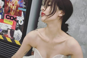 현아 “민낯에는 드레스가 딱” 볼륨 몸매 눈길 [EN스타]