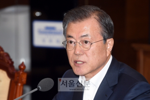 [속보]문 대통령 “조국·윤석열 환상적 조합 희망했었다”