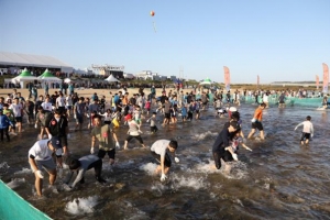 산불·태풍 할퀴고 간 강원, 가을축제로 아픔 이겨낸다