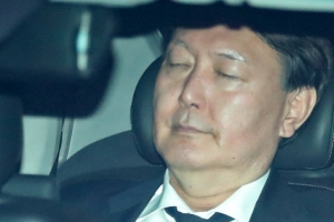 윤석열, 曺 입장문 읽고난 뒤 함구…檢 “동반사퇴 언급할 상황 아니다”