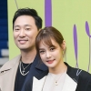 안현모-라이머, 부부동반 패션위크 나들이 “독보적 패션”