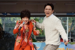 ‘뀨디’ 장성규, 시청역 공개방송… 현장팬 100여명 로고송 떼창